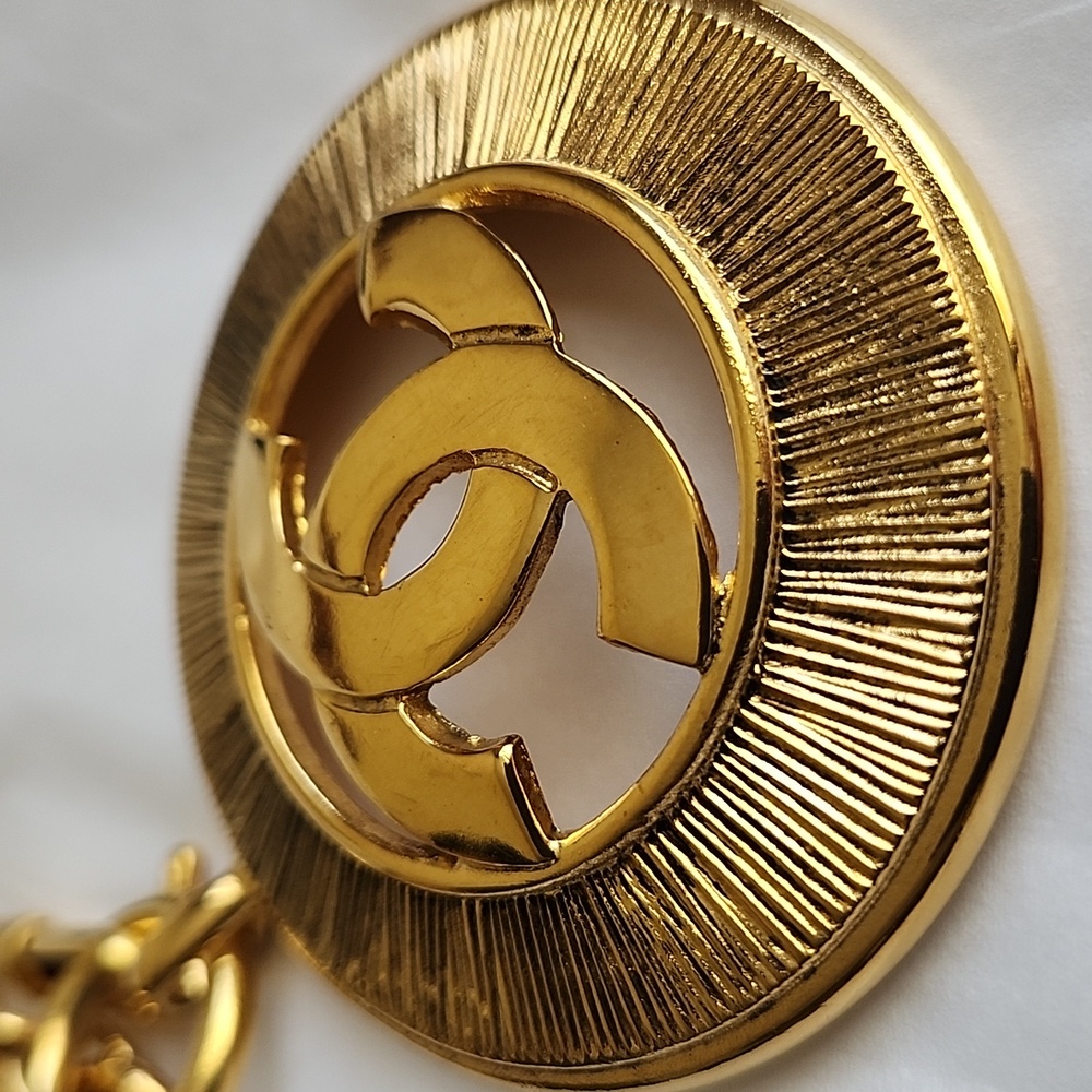Authentic Vintage CHANEL Logo Pendant Necklace Gold - Picture 6 of 13